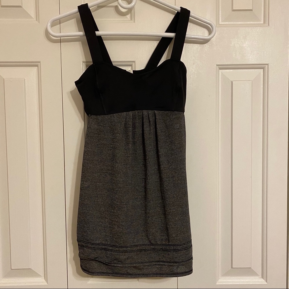 Lululemon black and gray tank size 4 EUC